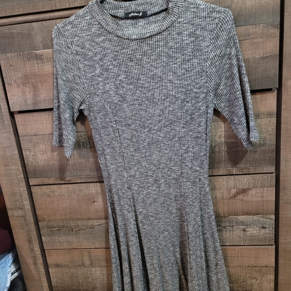 Grey short sleeve dress